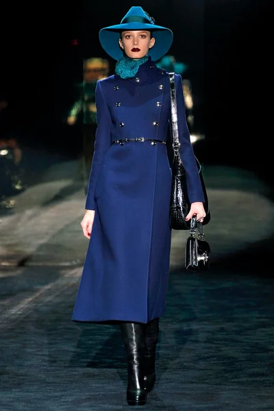Look 8
